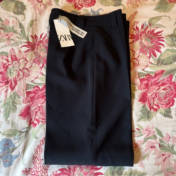 ZARA Size Medium Black Dress Pants Full Length Straight Leg Sewn-Leg-Line NEW - Picture 2 of 16
